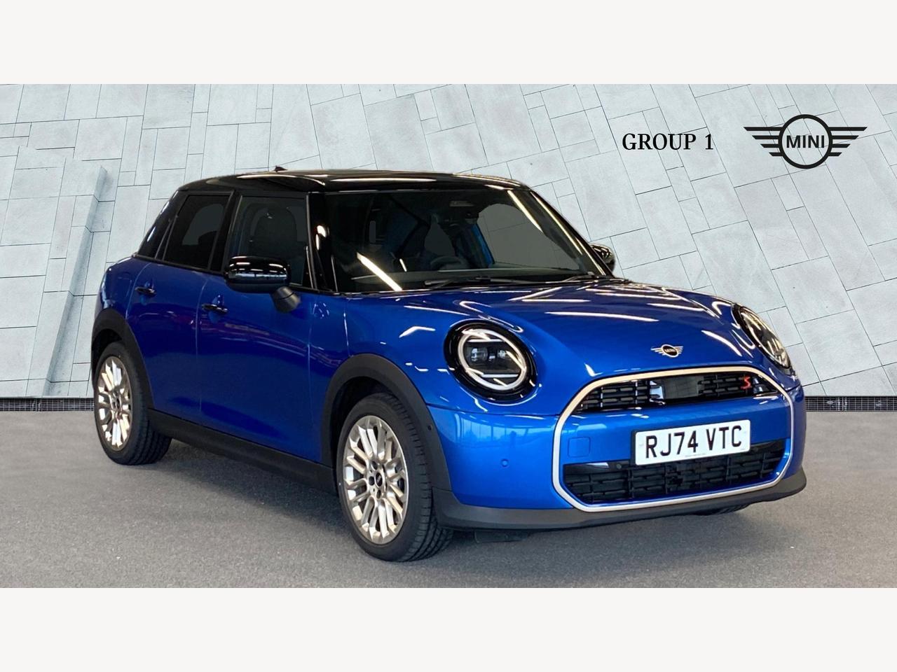 Main listing image - MINI Hatchback 5dr