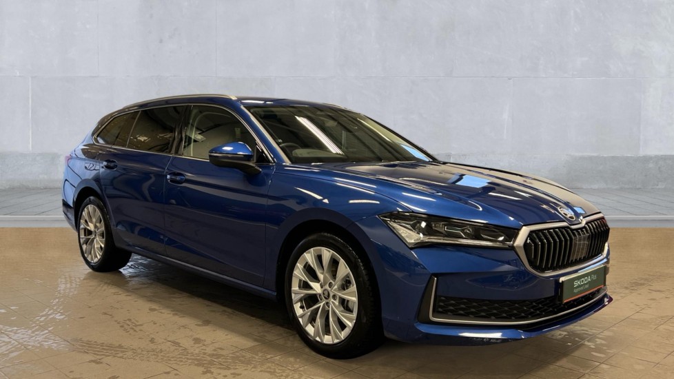 Main listing image - Skoda Superb Estate