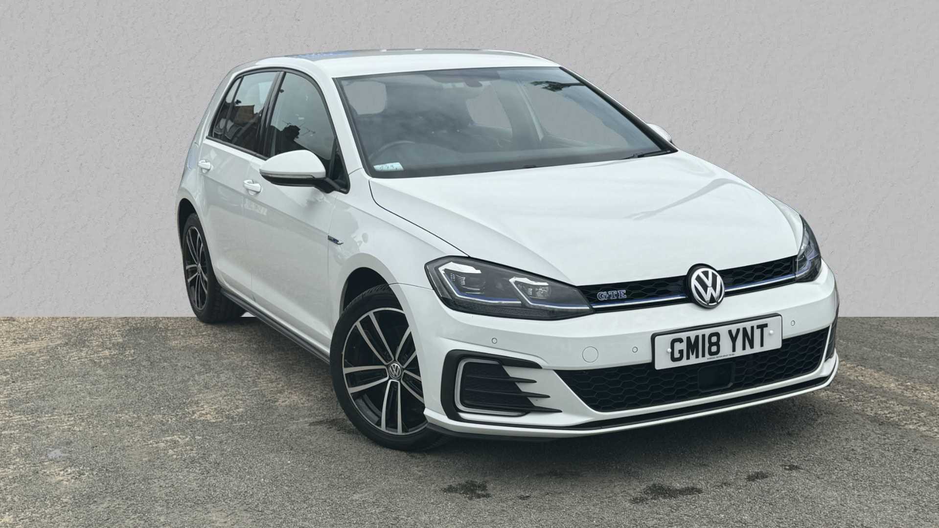 Main listing image - Volkswagen Golf GTE