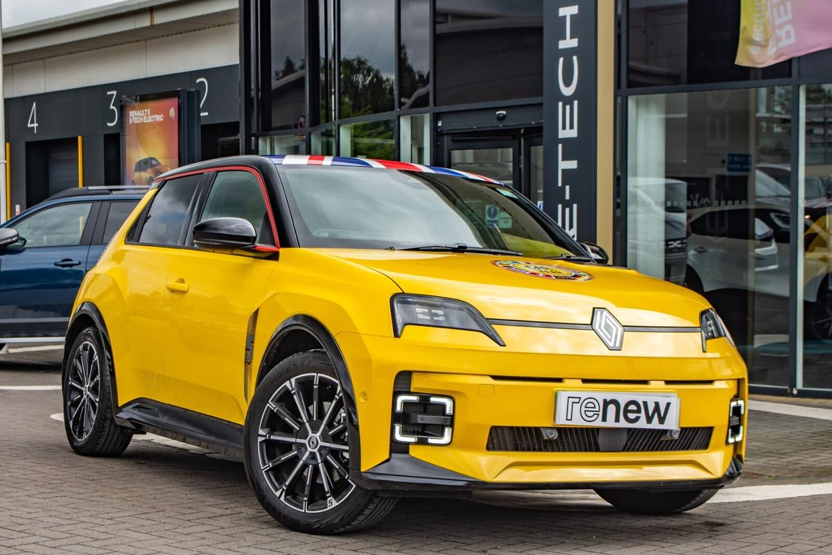 Main listing image - Renault 5