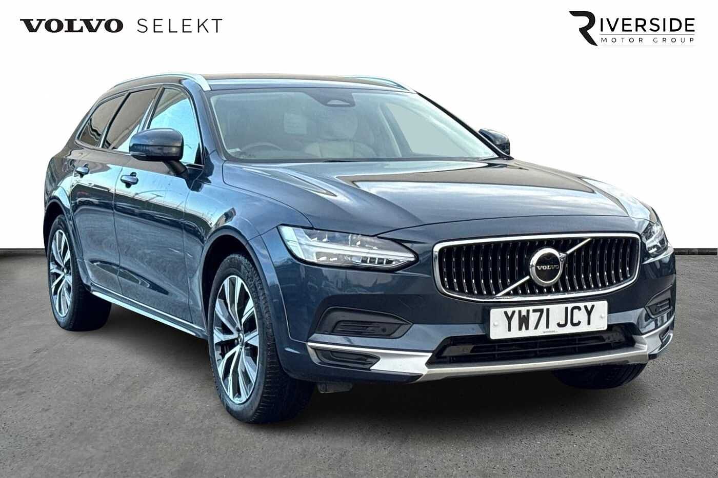 Main listing image - Volvo V90 Cross Country