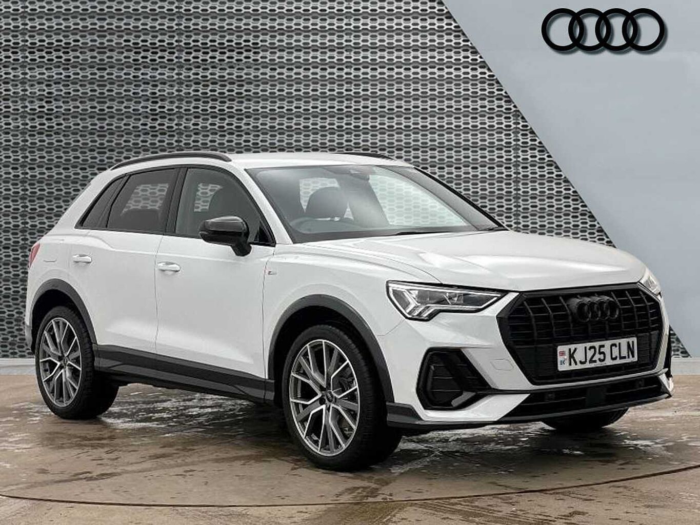 Main listing image - Audi Q3
