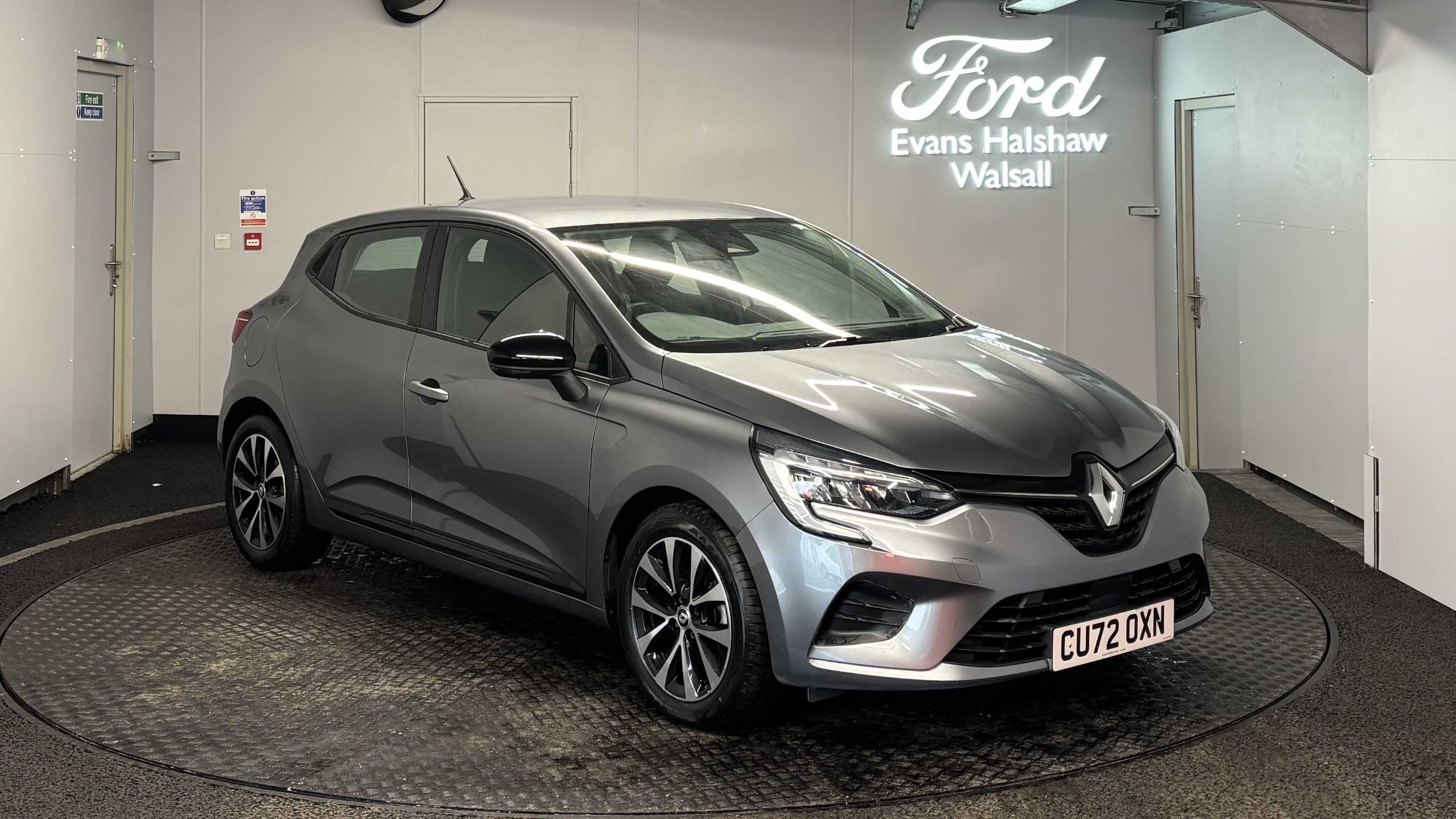 Main listing image - Renault Clio