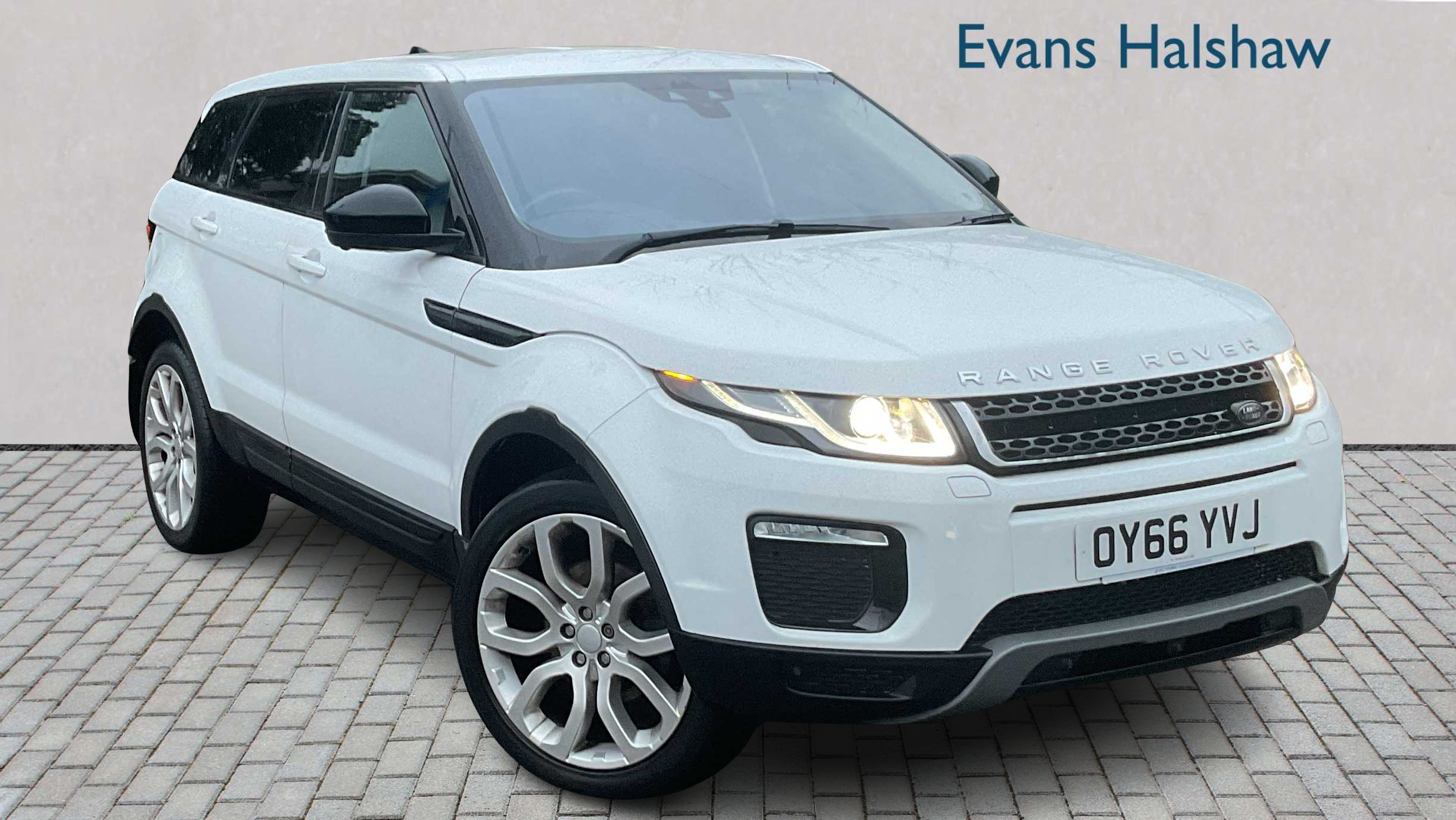 Main listing image - Land Rover Range Rover Evoque