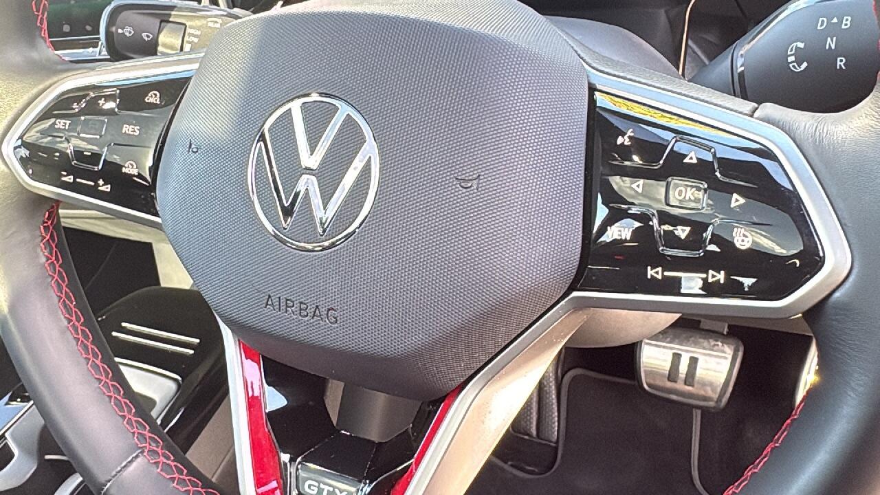 Main listing image - Volkswagen ID.4