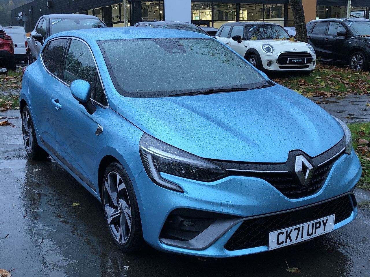 Main listing image - Renault Clio