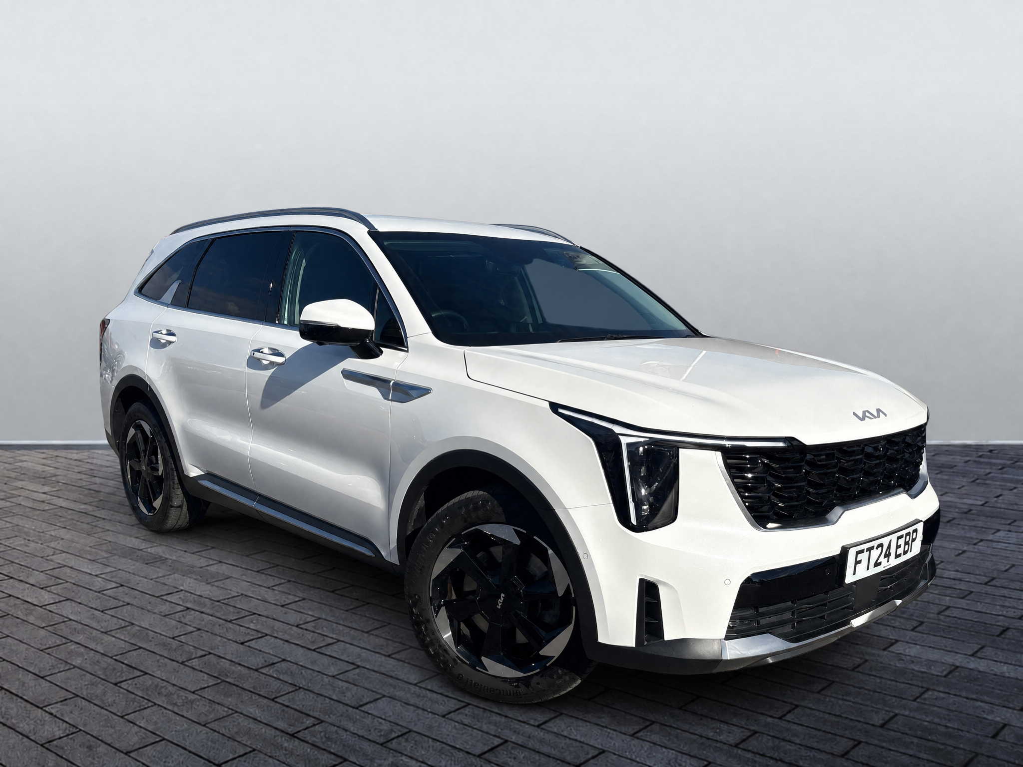 Main listing image - Kia Sorento