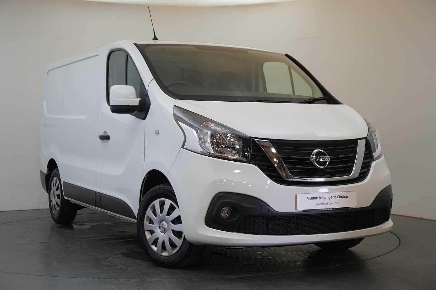 Main listing image - Nissan NV300