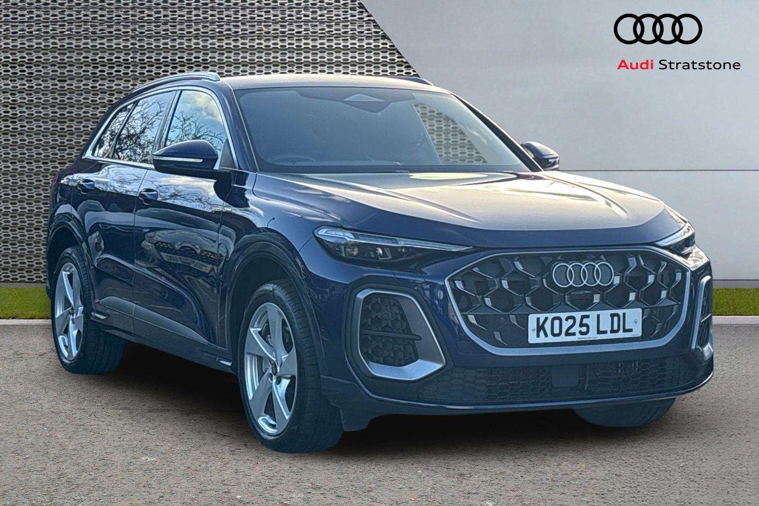 Main listing image - Audi Q5