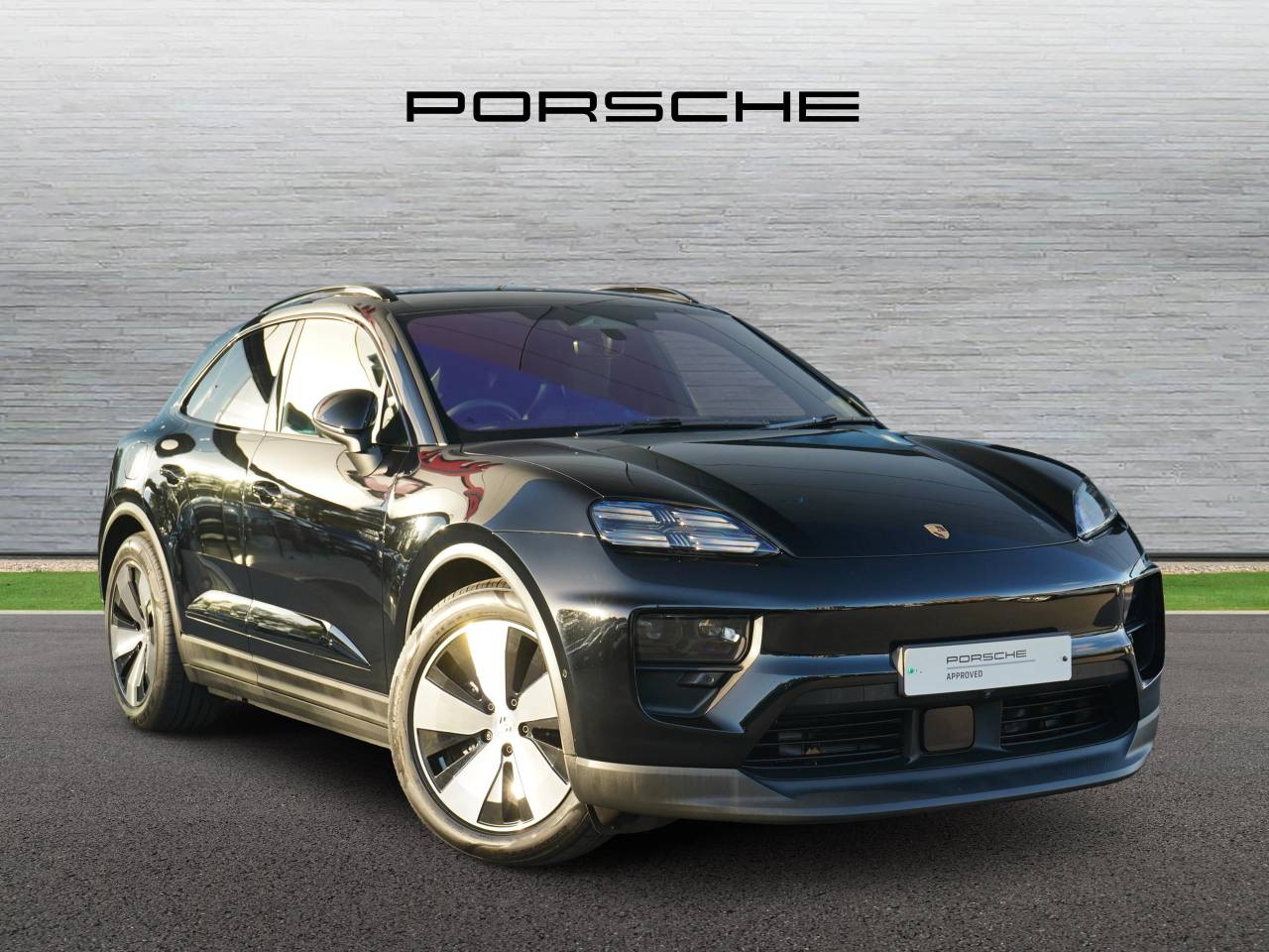 Main listing image - Porsche Macan