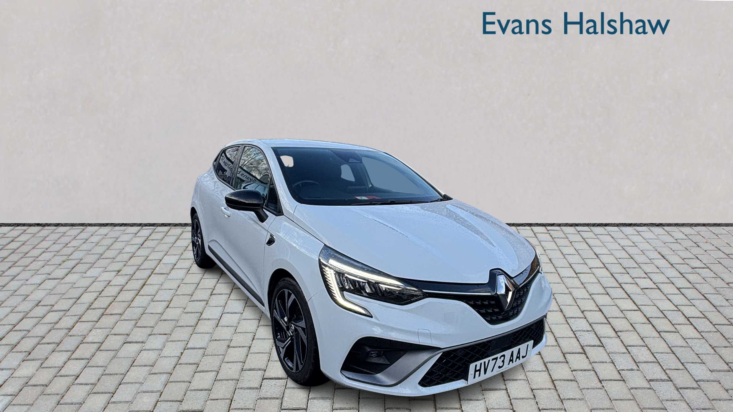 Main listing image - Renault Clio