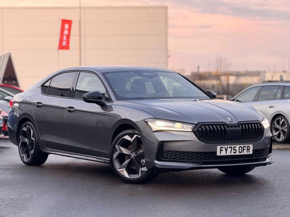 Main listing image - Skoda Superb
