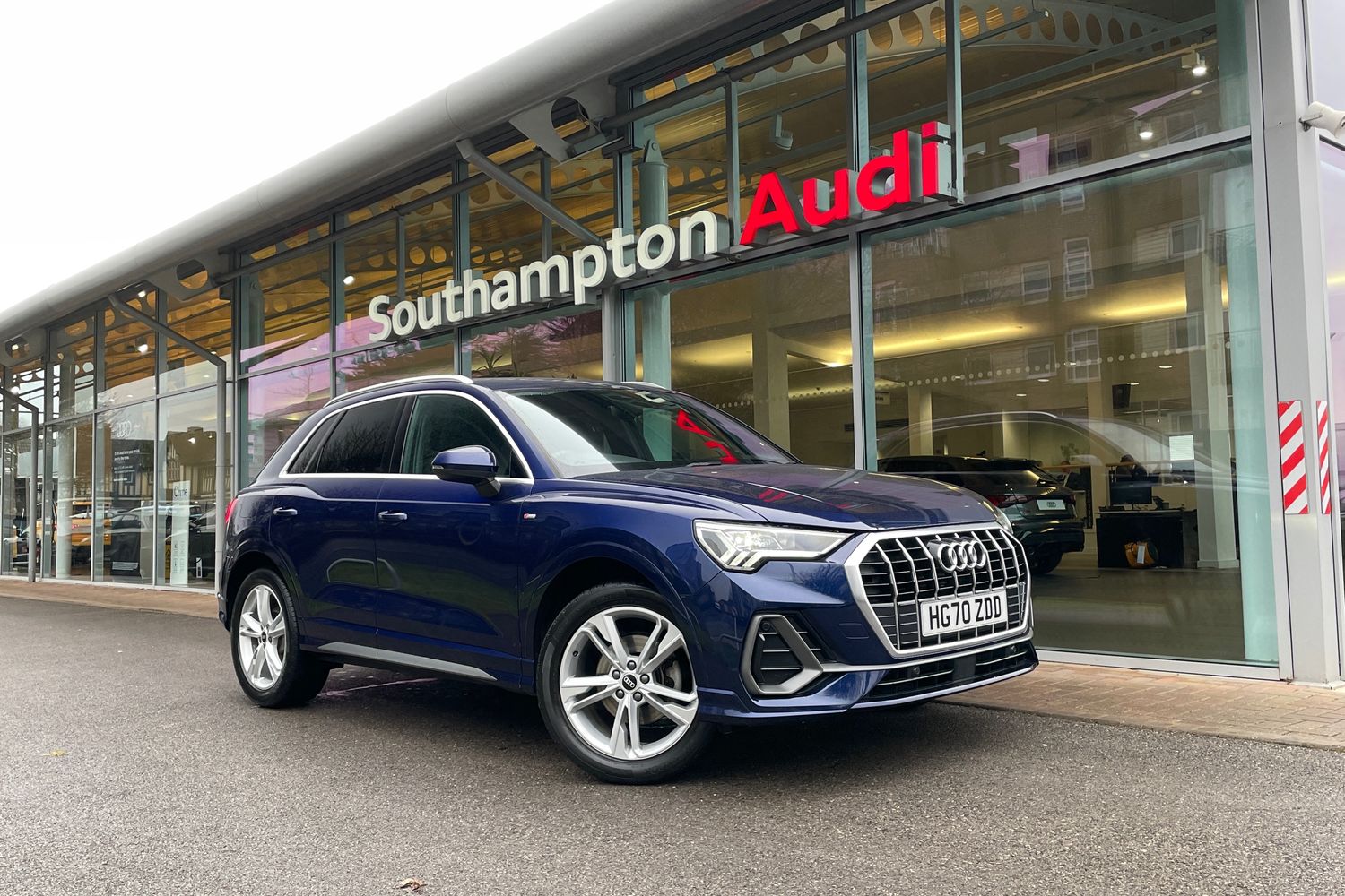 Main listing image - Audi Q3