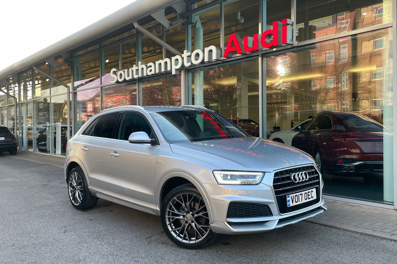 Main listing image - Audi Q3