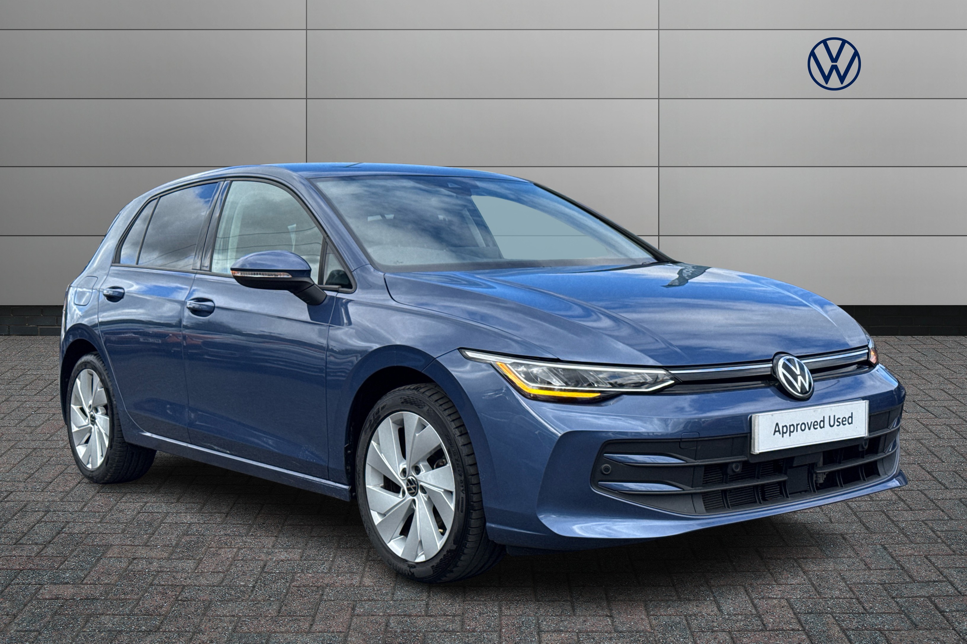 Main listing image - Volkswagen Golf