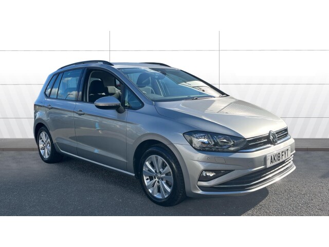 Main listing image - Volkswagen Golf SV