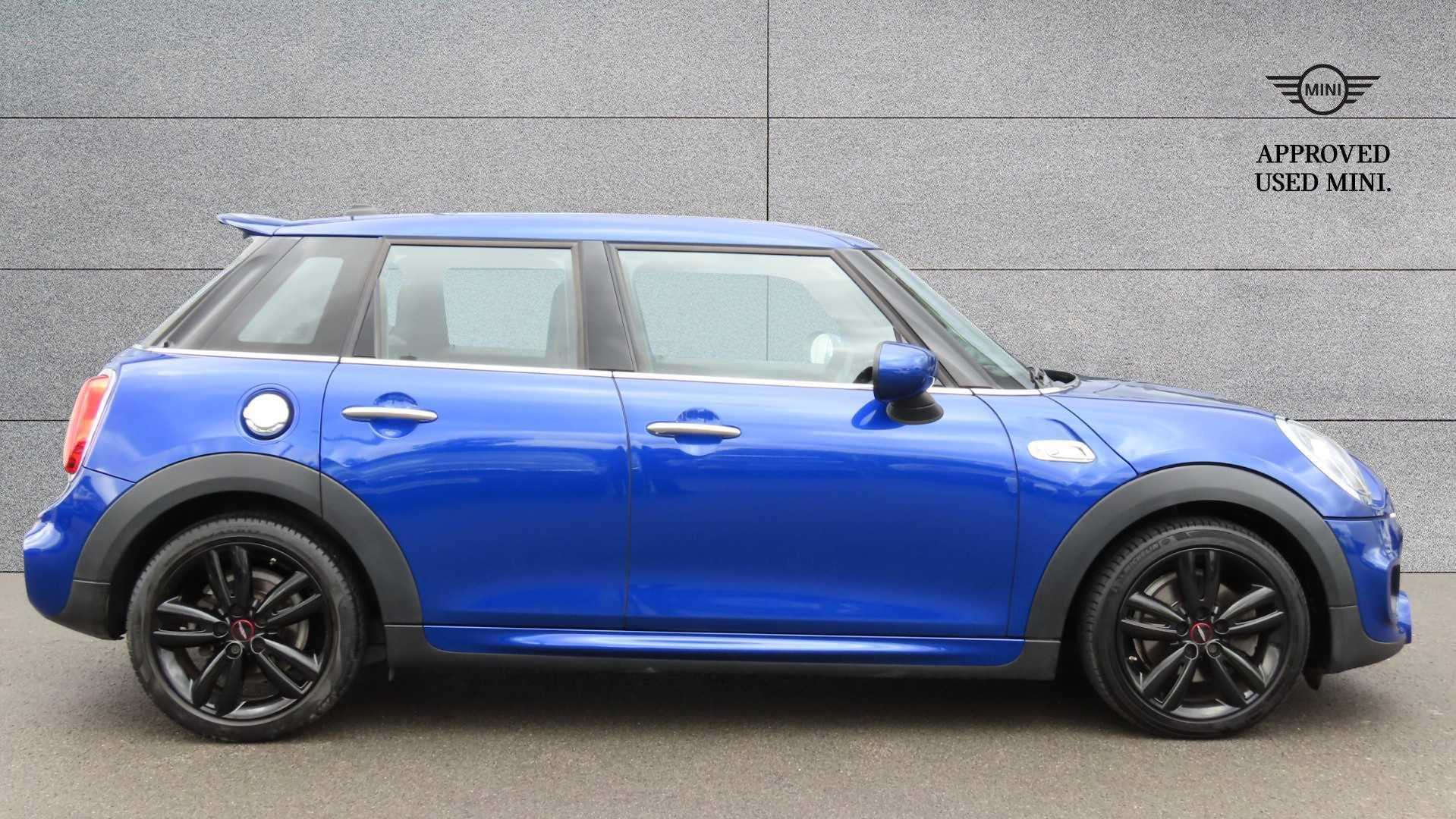 Main listing image - MINI Hatchback 5dr
