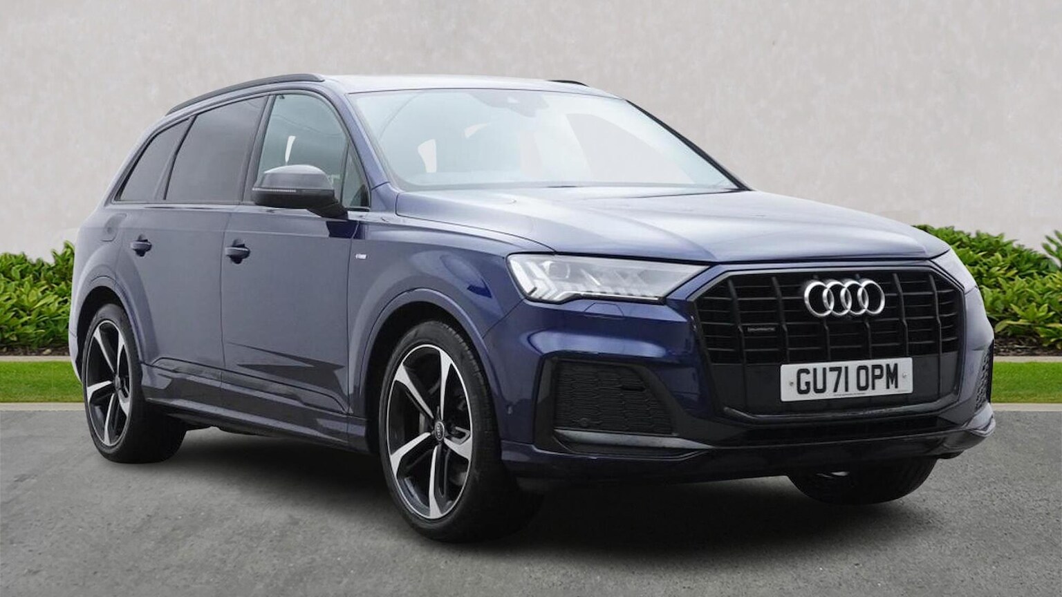 Main listing image - Audi Q7