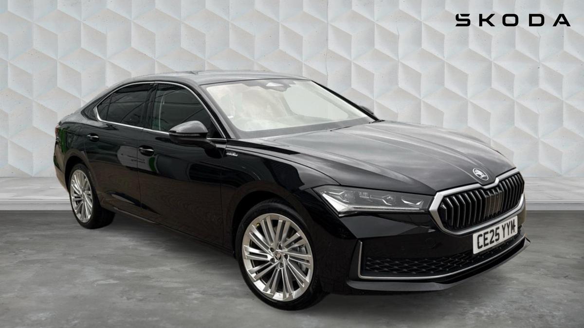 Main listing image - Skoda Superb