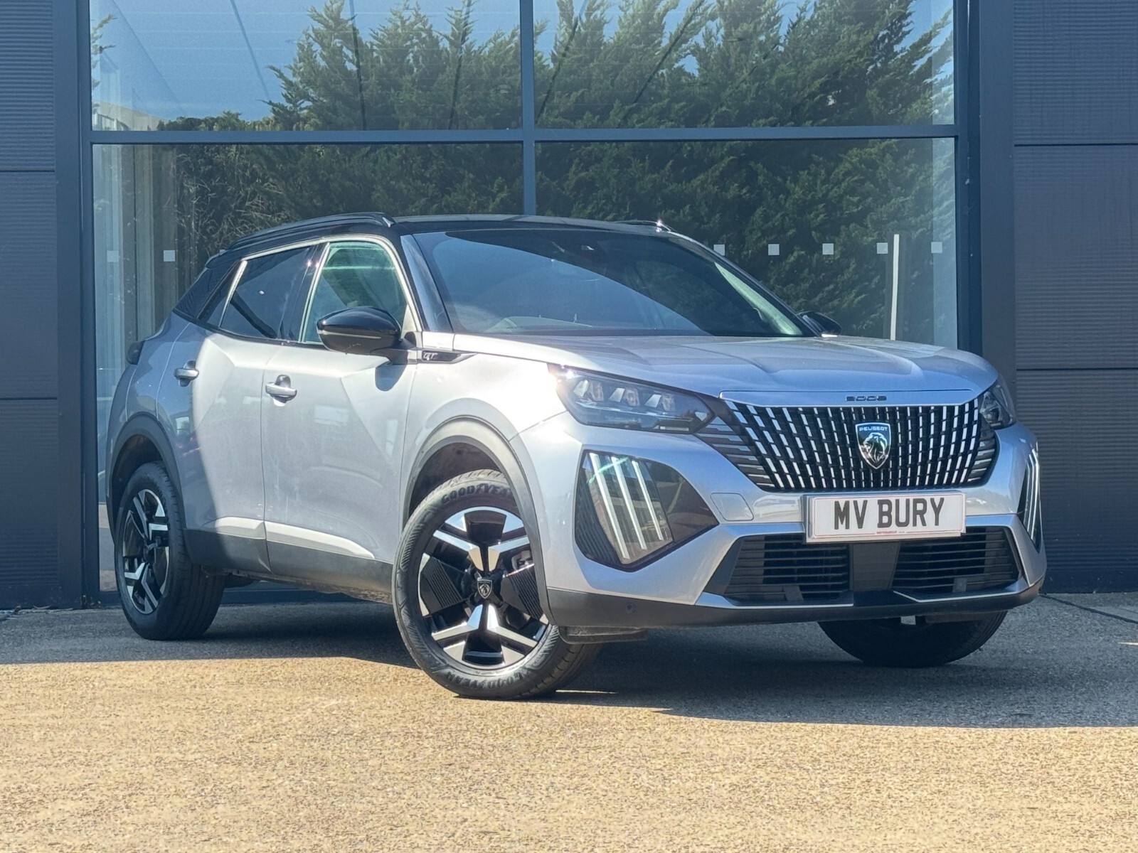 Main listing image - Peugeot 2008