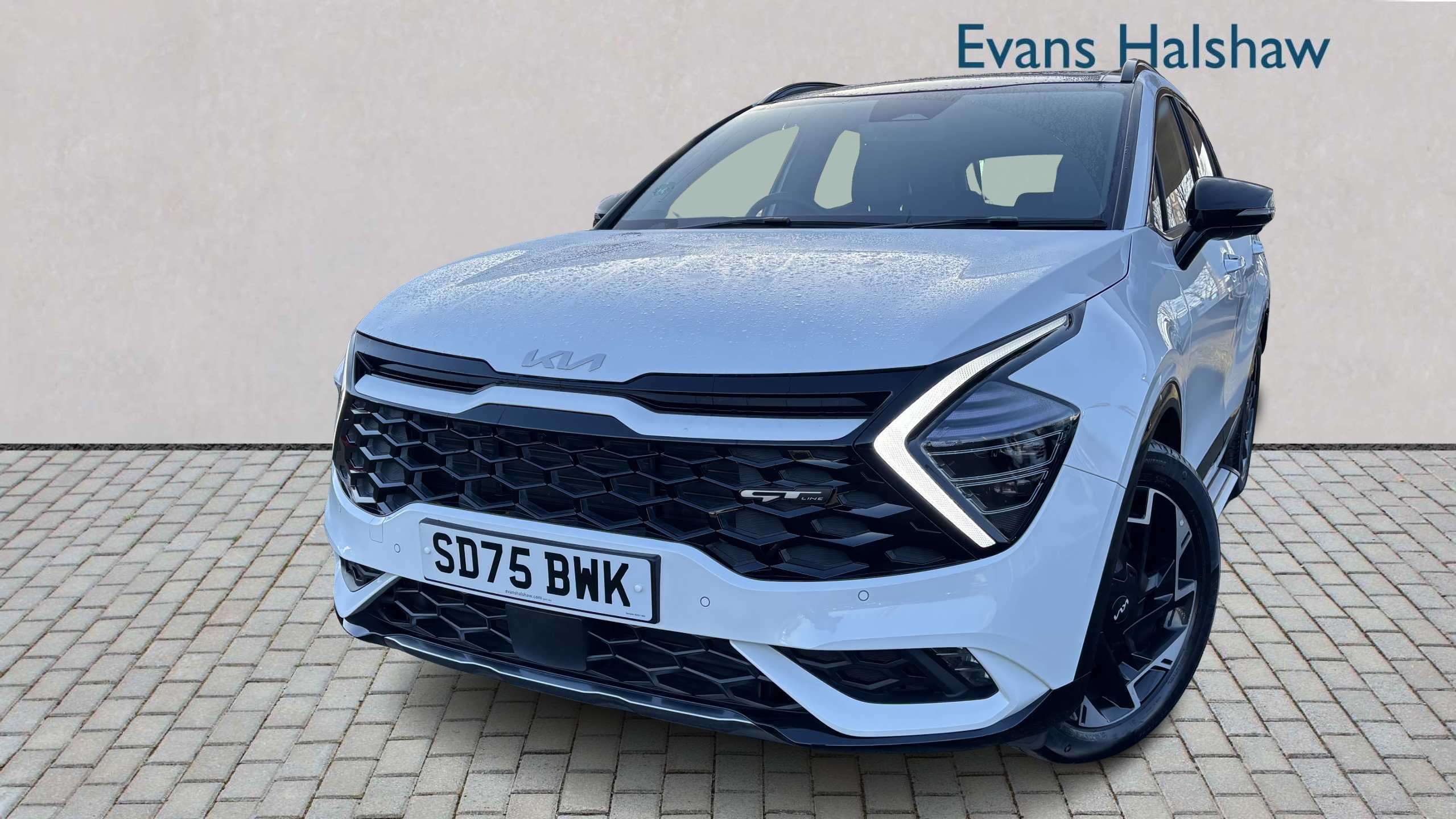 Main listing image - Kia Sportage