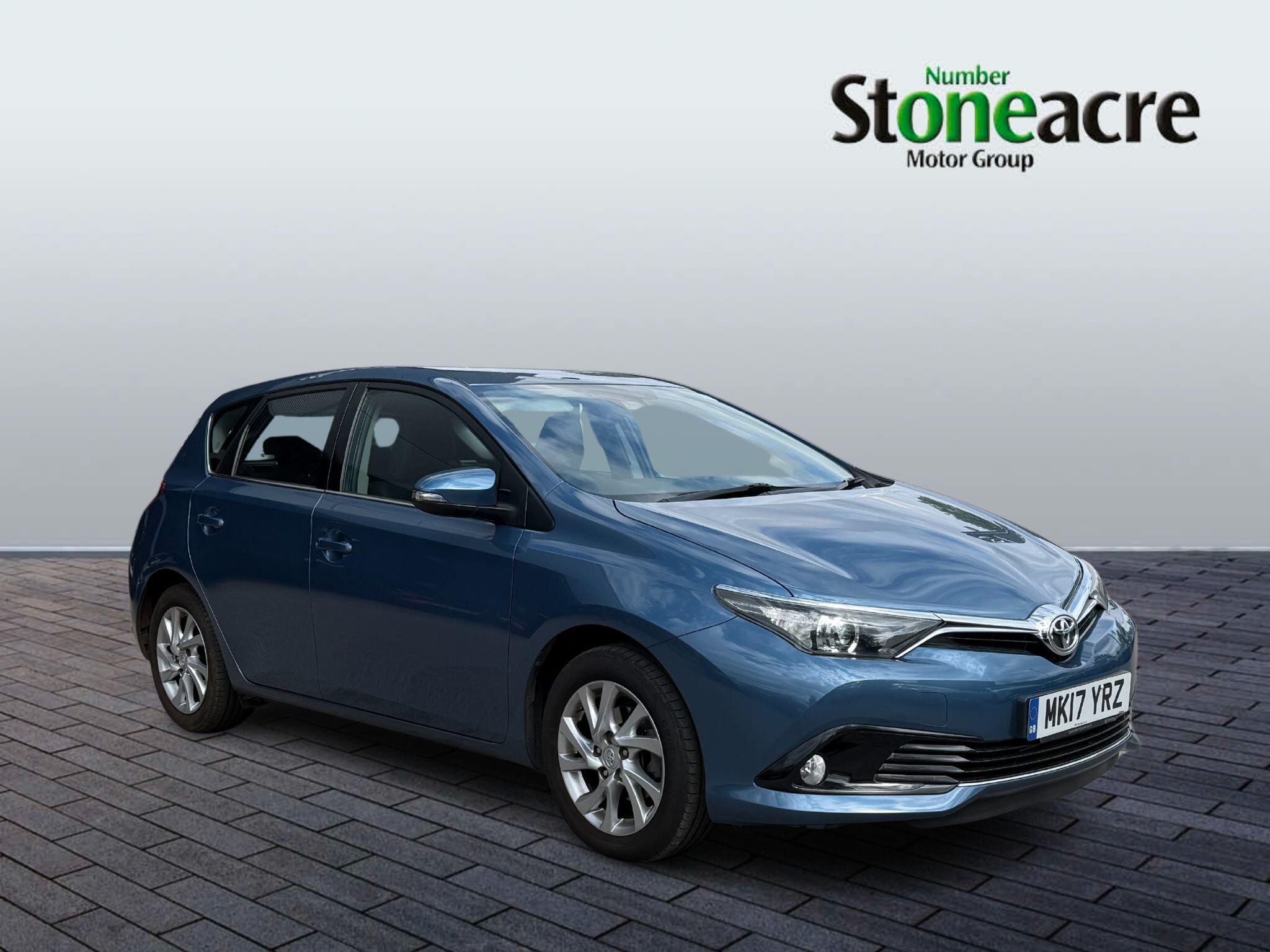 Main listing image - Toyota Auris