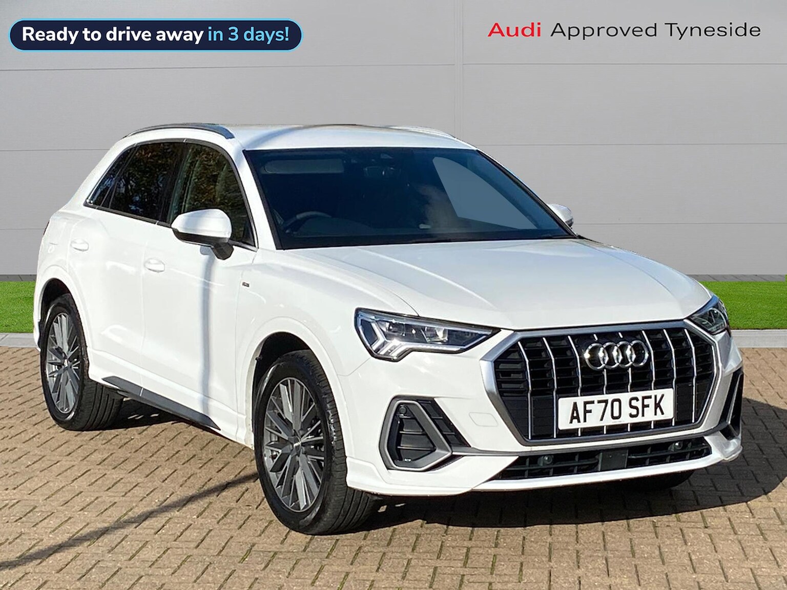 Main listing image - Audi Q3