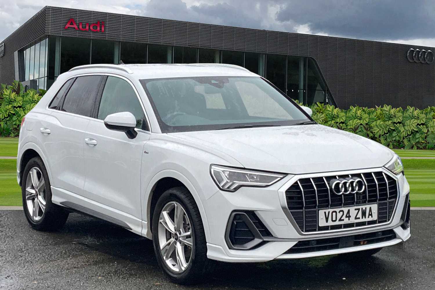 Main listing image - Audi Q3