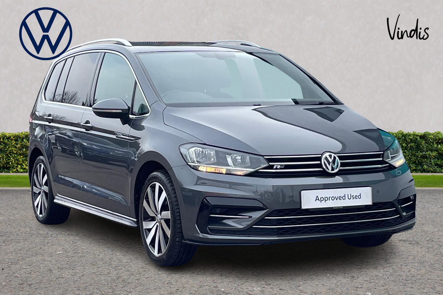 Main listing image - Volkswagen Touran