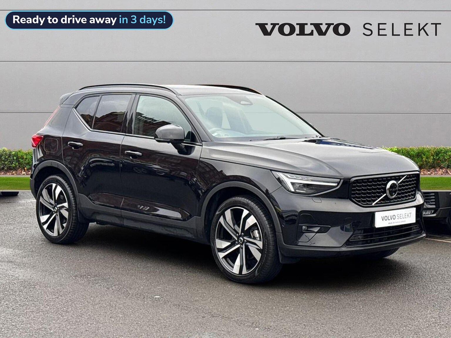 Main listing image - Volvo XC40