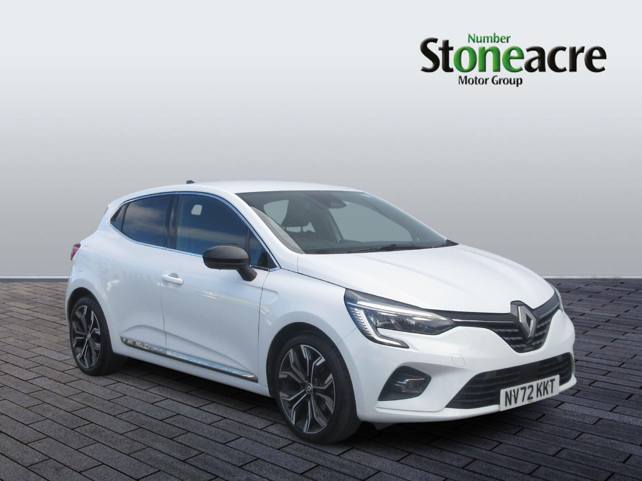 Main listing image - Renault Clio