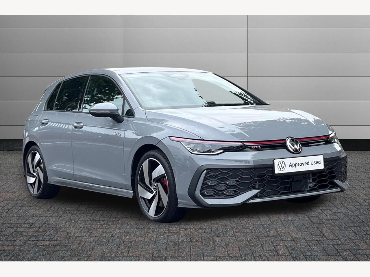 Main listing image - Volkswagen Golf