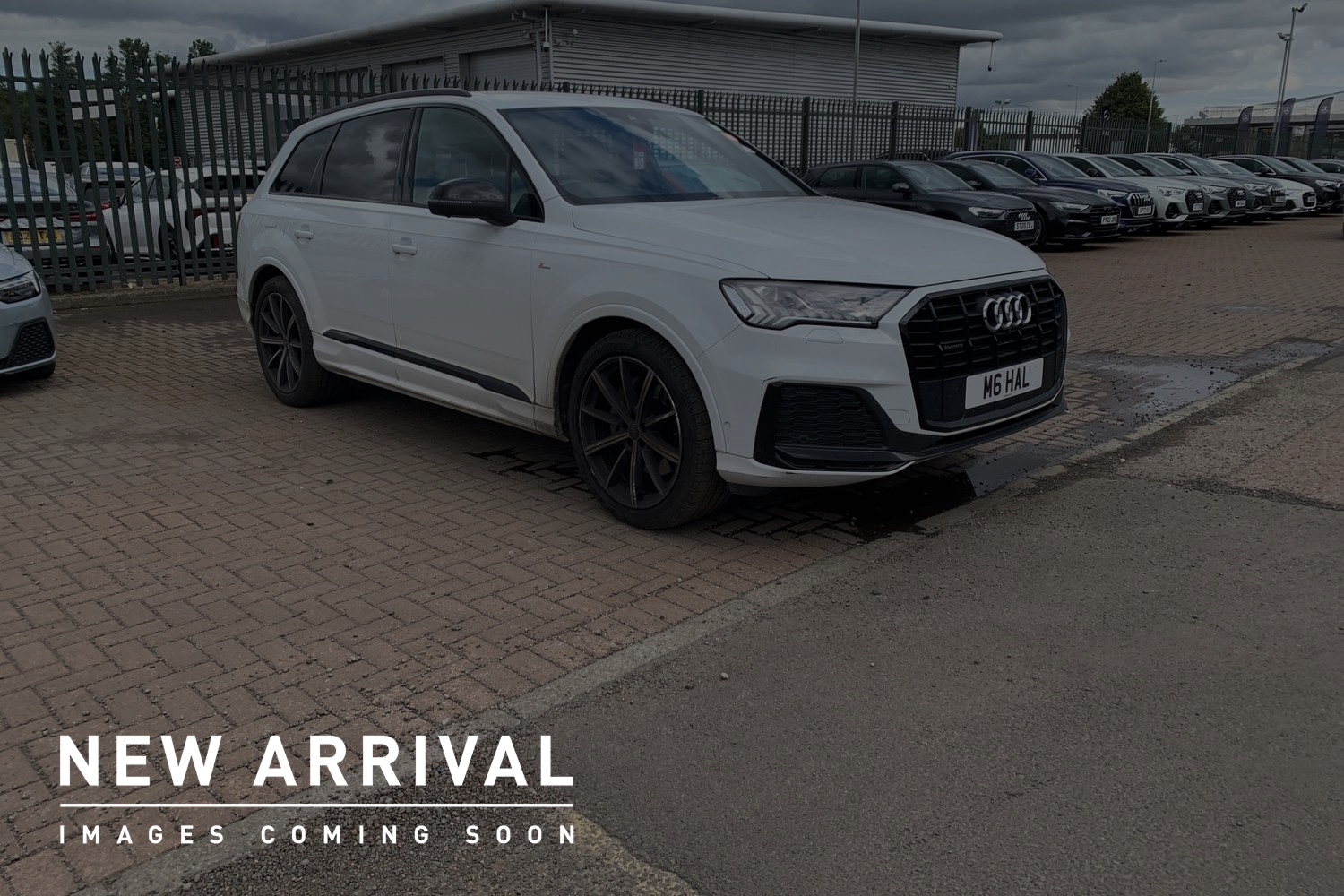 Main listing image - Audi Q7