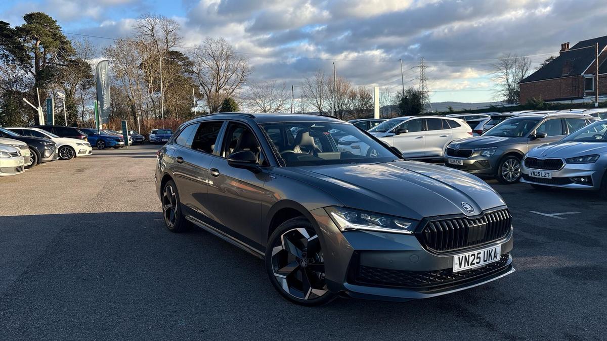 Main listing image - Skoda Superb Estate