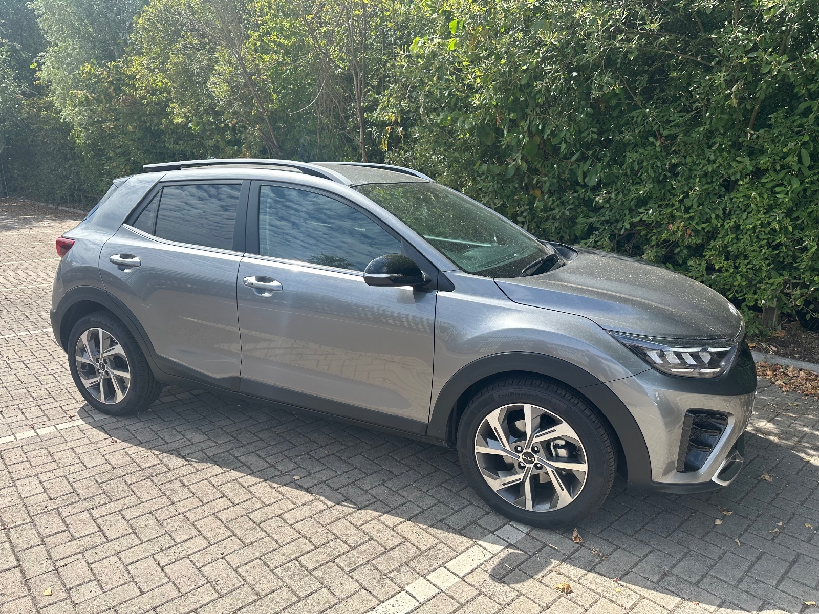 Main listing image - Kia Stonic