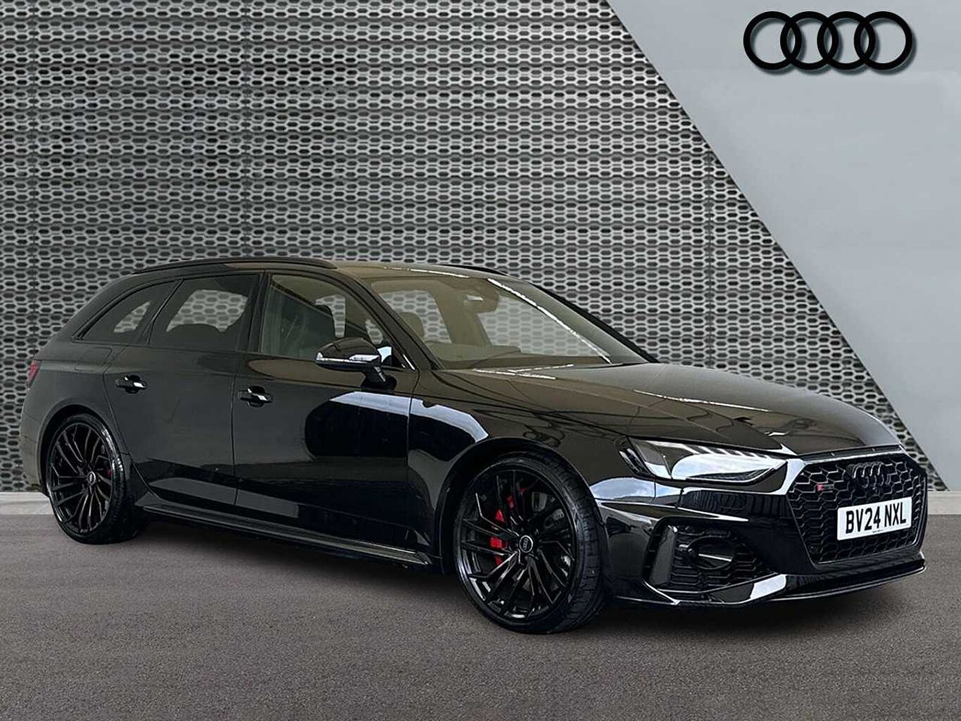 Main listing image - Audi RS4