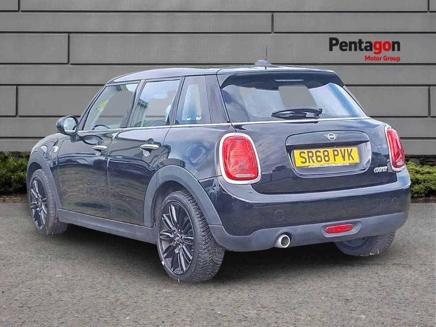 Main listing image - MINI Hatchback