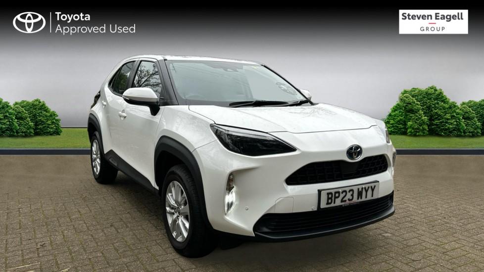 Main listing image - Toyota Yaris Cross