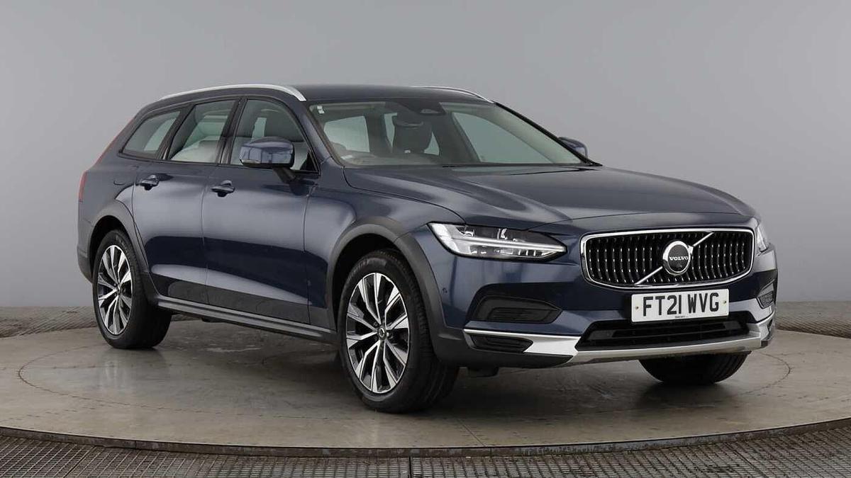 Main listing image - Volvo V90 Cross Country
