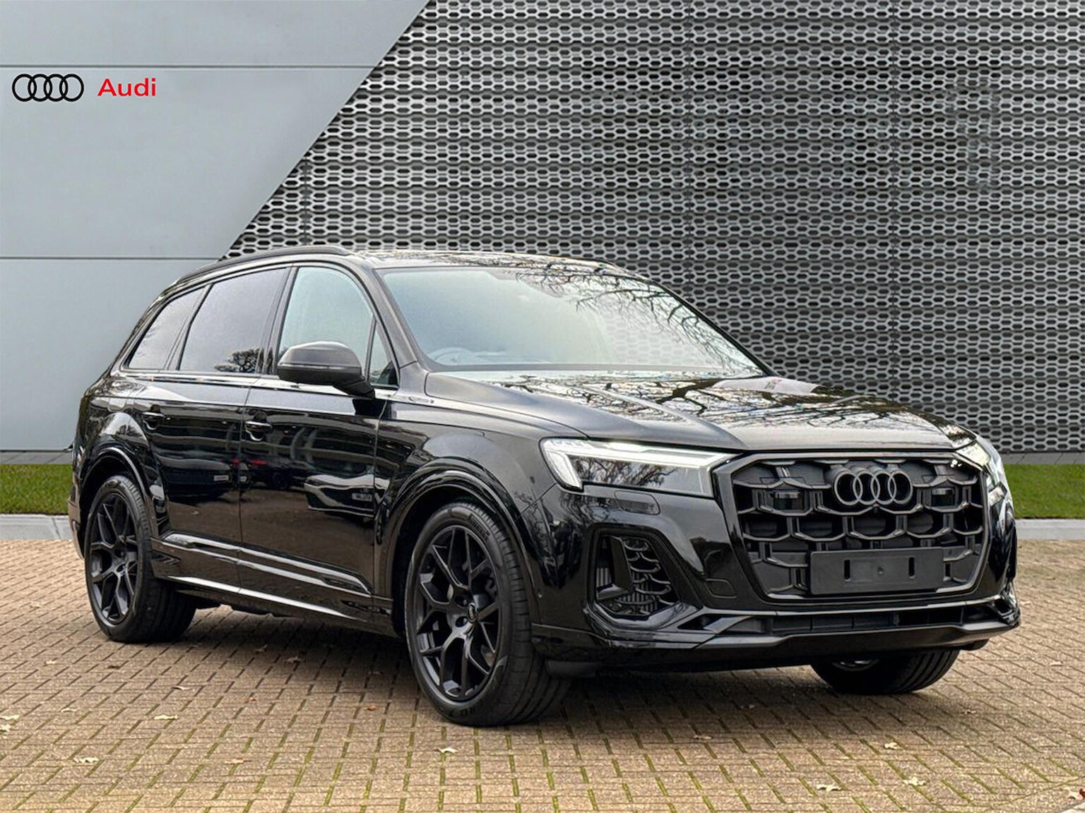 Main listing image - Audi Q7