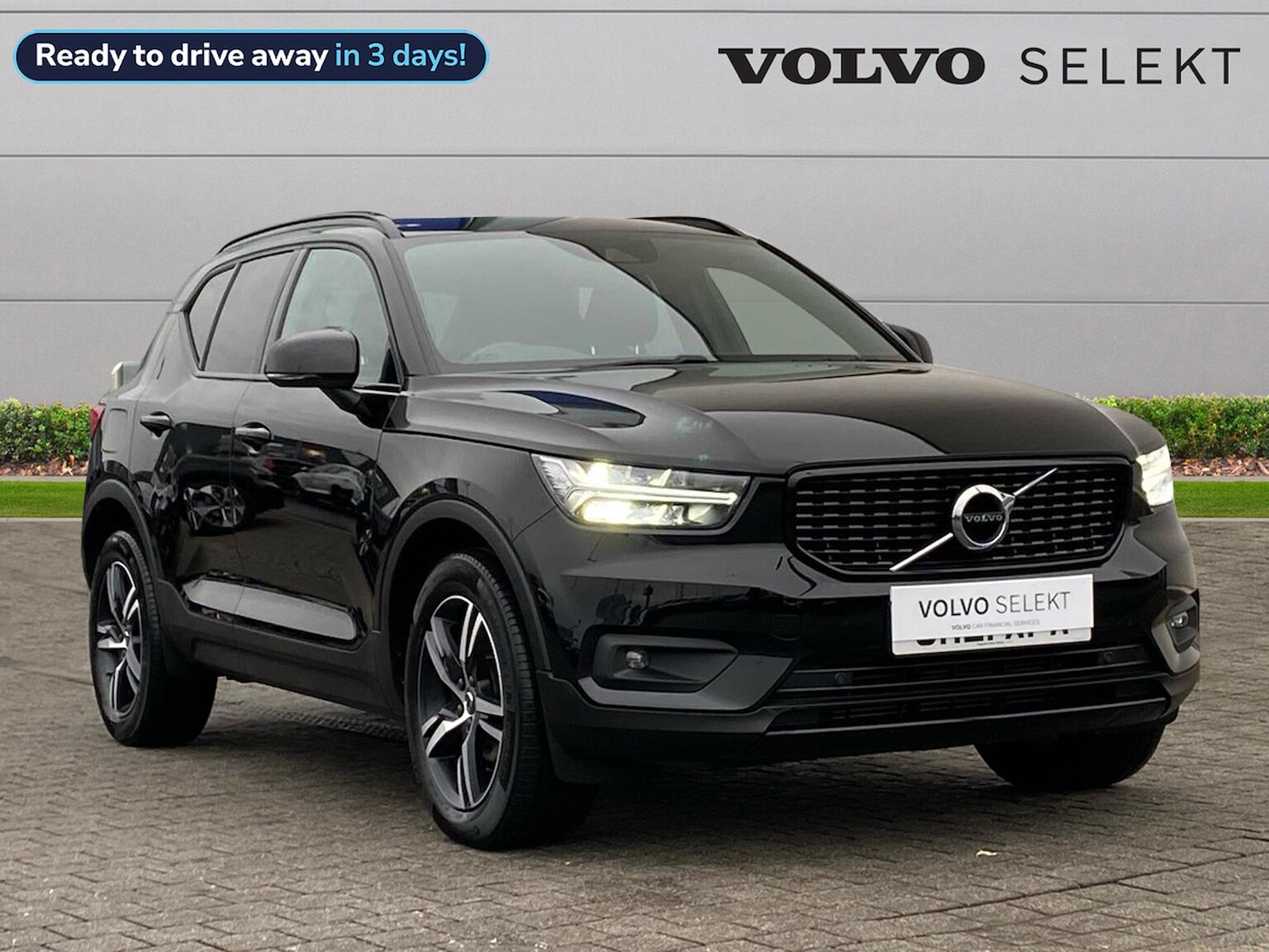 Main listing image - Volvo XC40