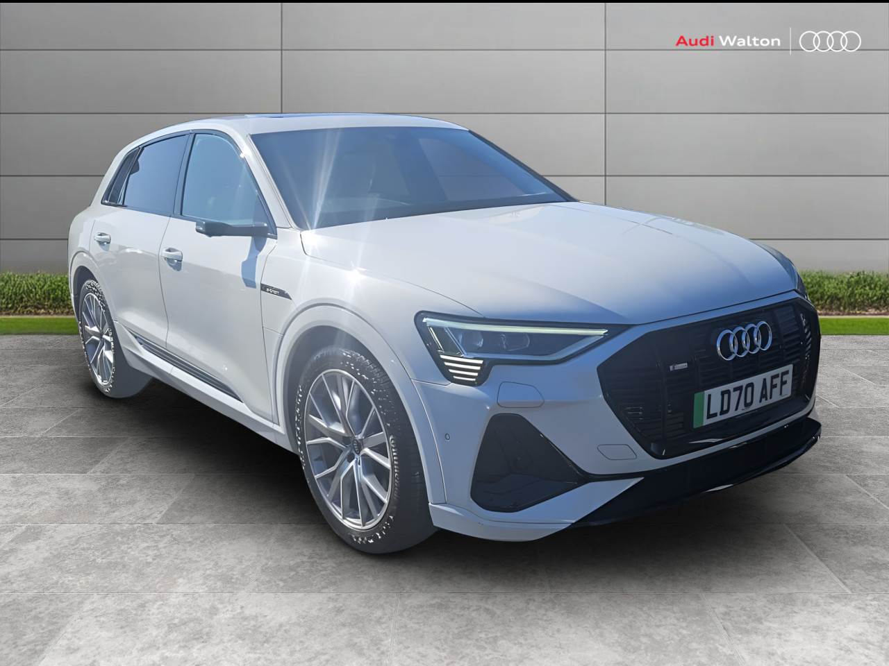 Main listing image - Audi e-tron