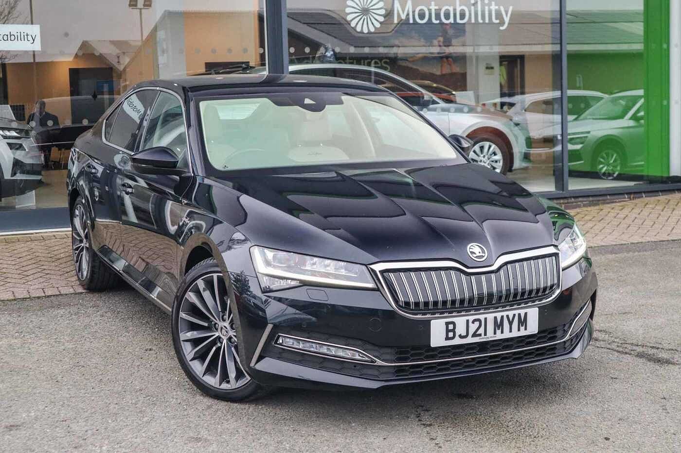 Main listing image - Skoda Superb