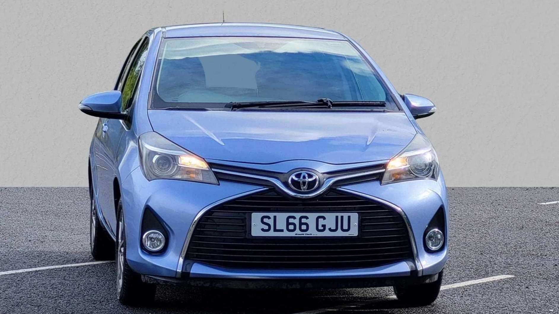 Main listing image - Toyota Yaris