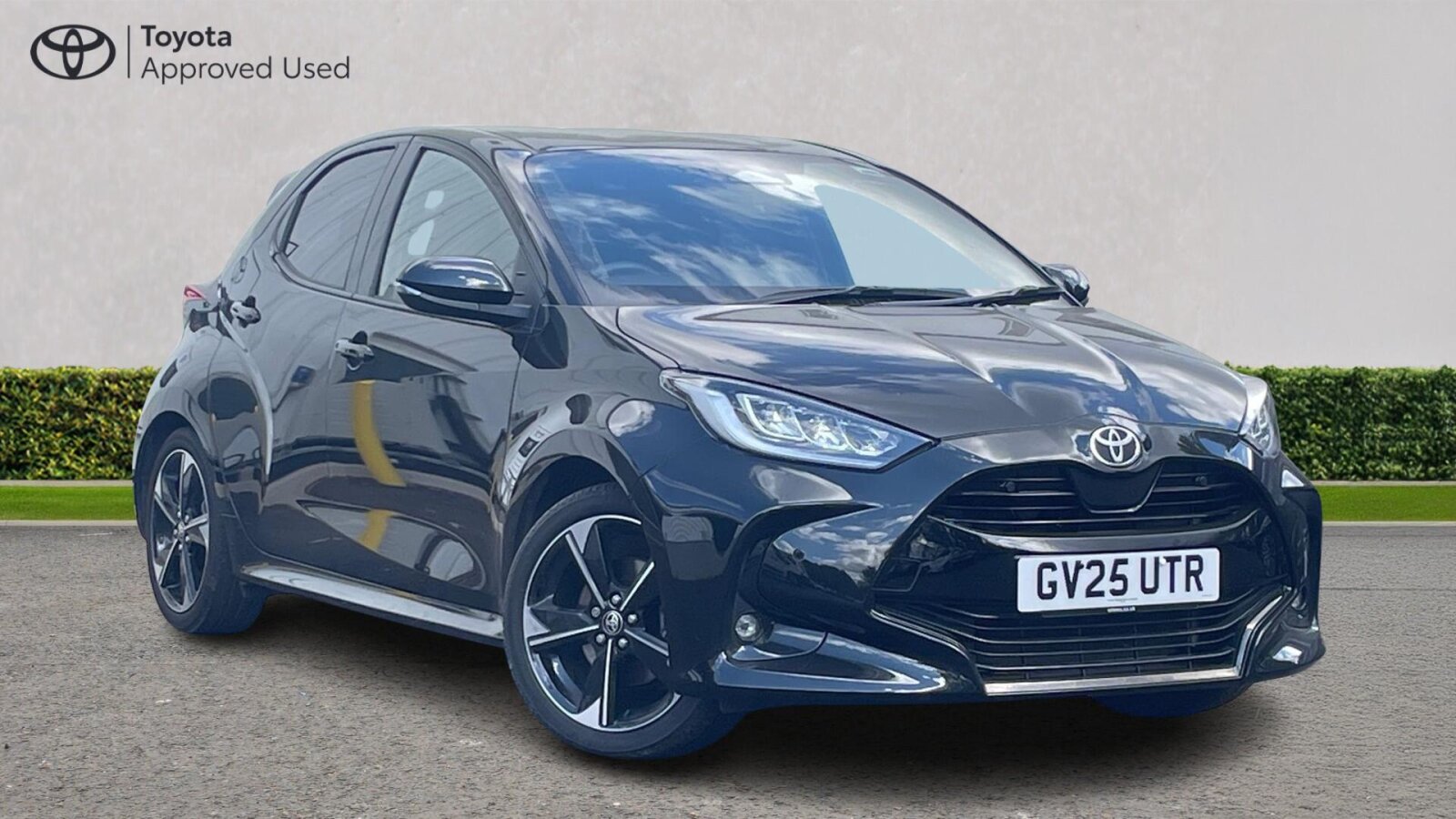 Main listing image - Toyota Yaris