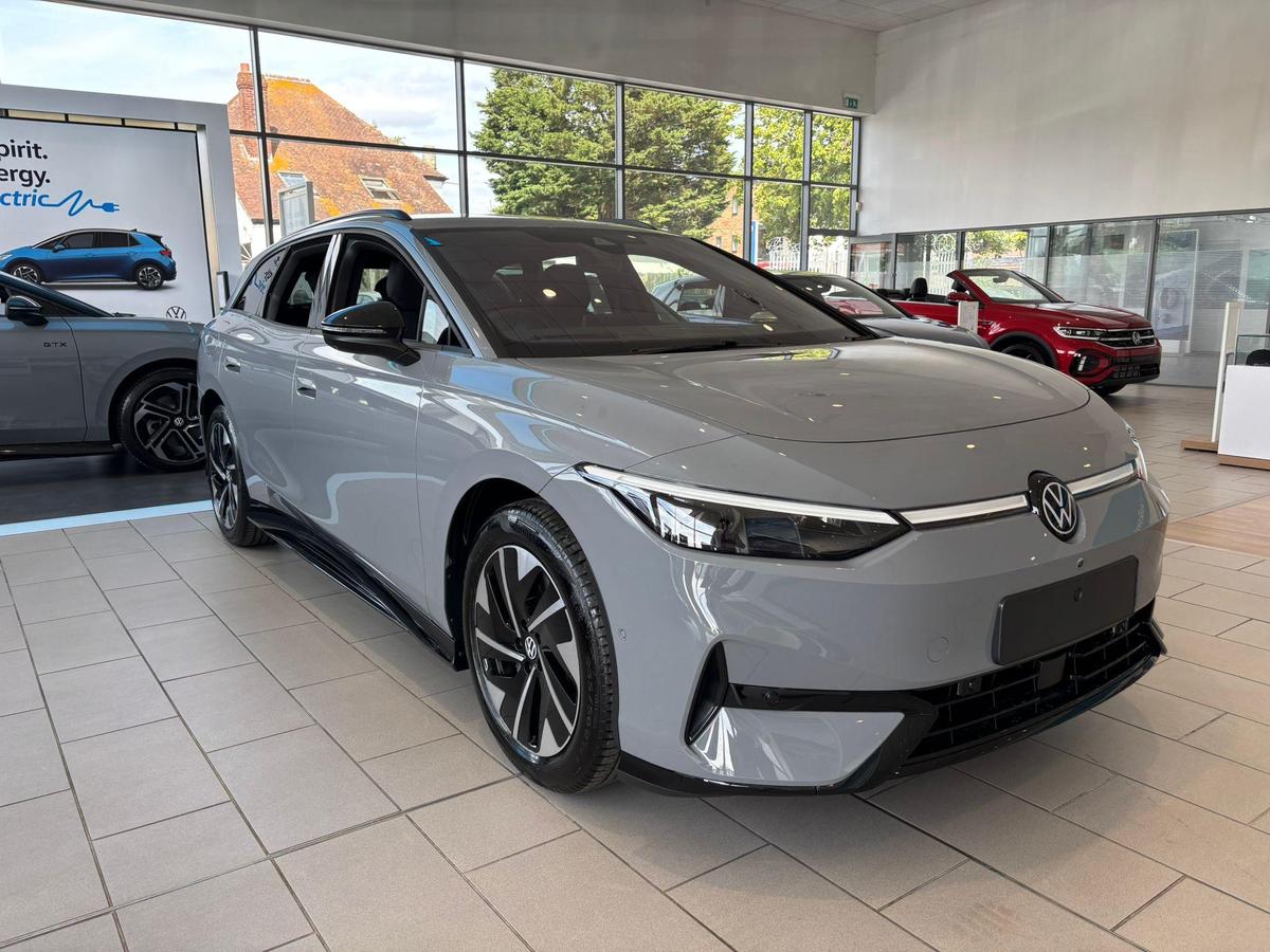 Main listing image - Volkswagen ID.7