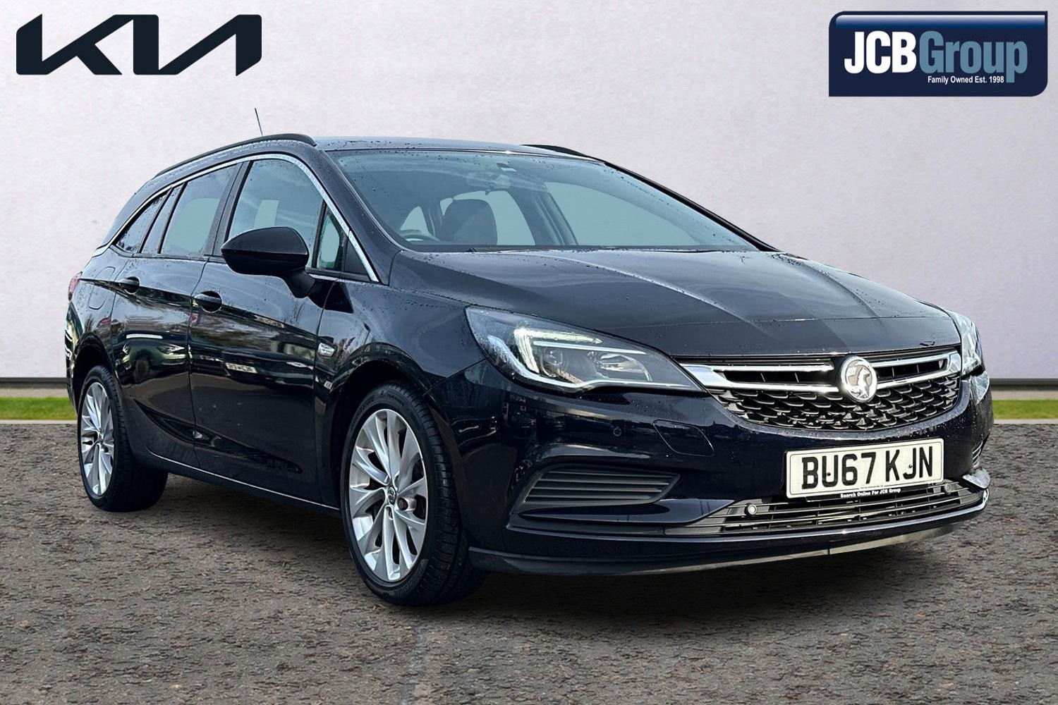 Main listing image - Vauxhall Astra Sports Tourer