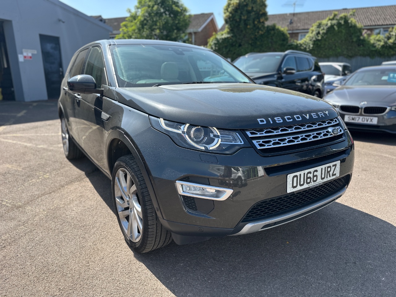 Main listing image - Land Rover Discovery Sport