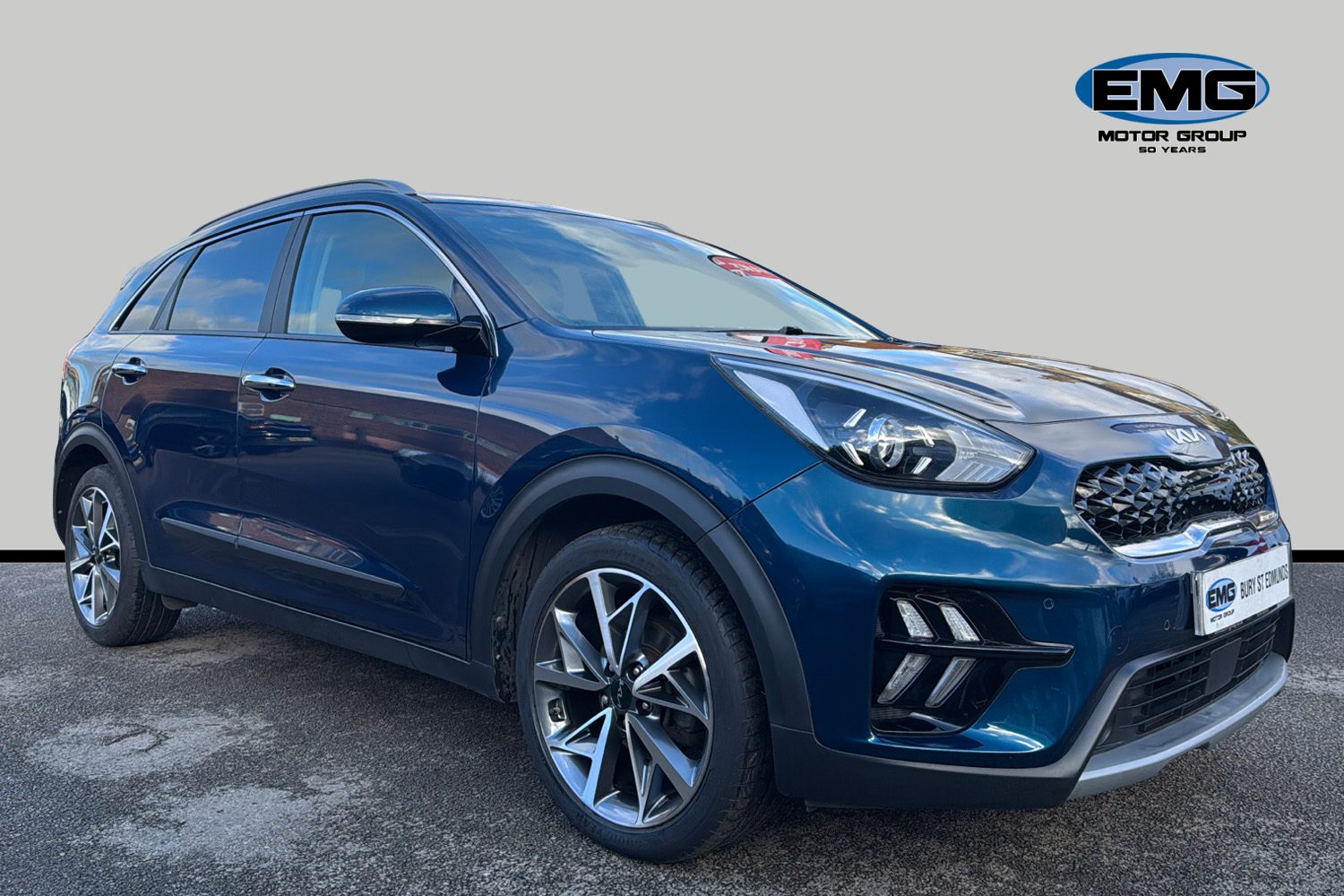 Main listing image - Kia Niro