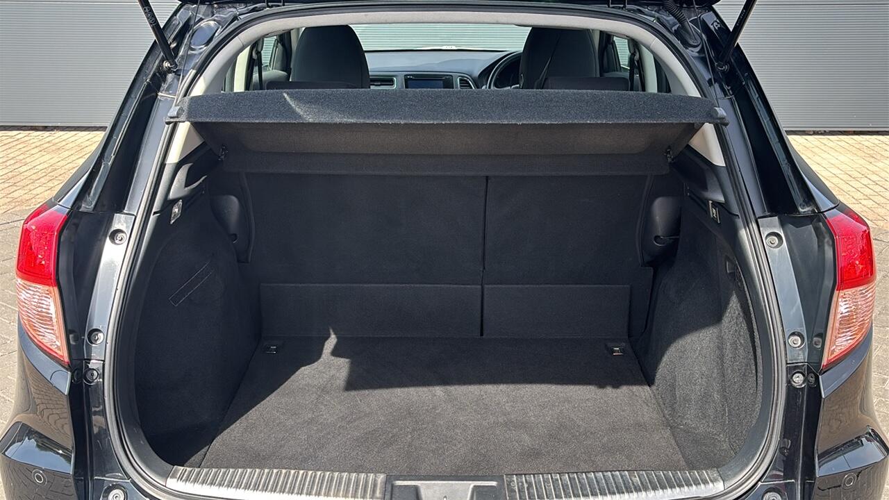 Main listing image - Honda HR-V